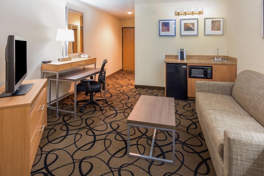 Hotel Express And - Henderson By Ihg