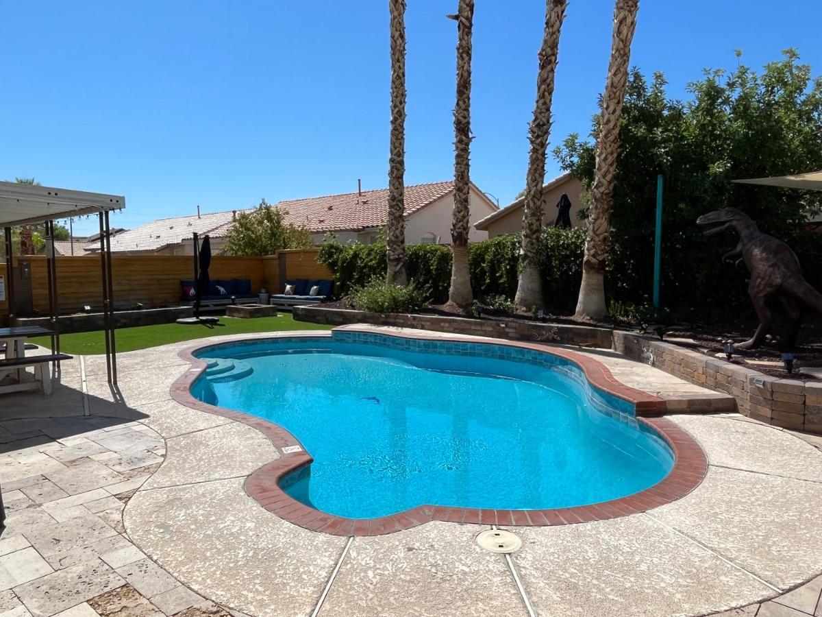 Gorgeous Henderson With Pool! *