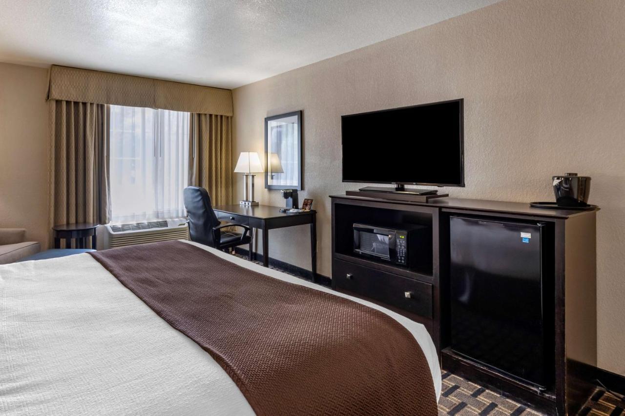 Western Vegas West Hotel