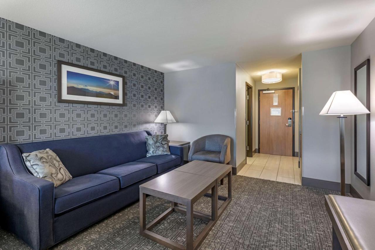 Western Vegas West Hotel 3*