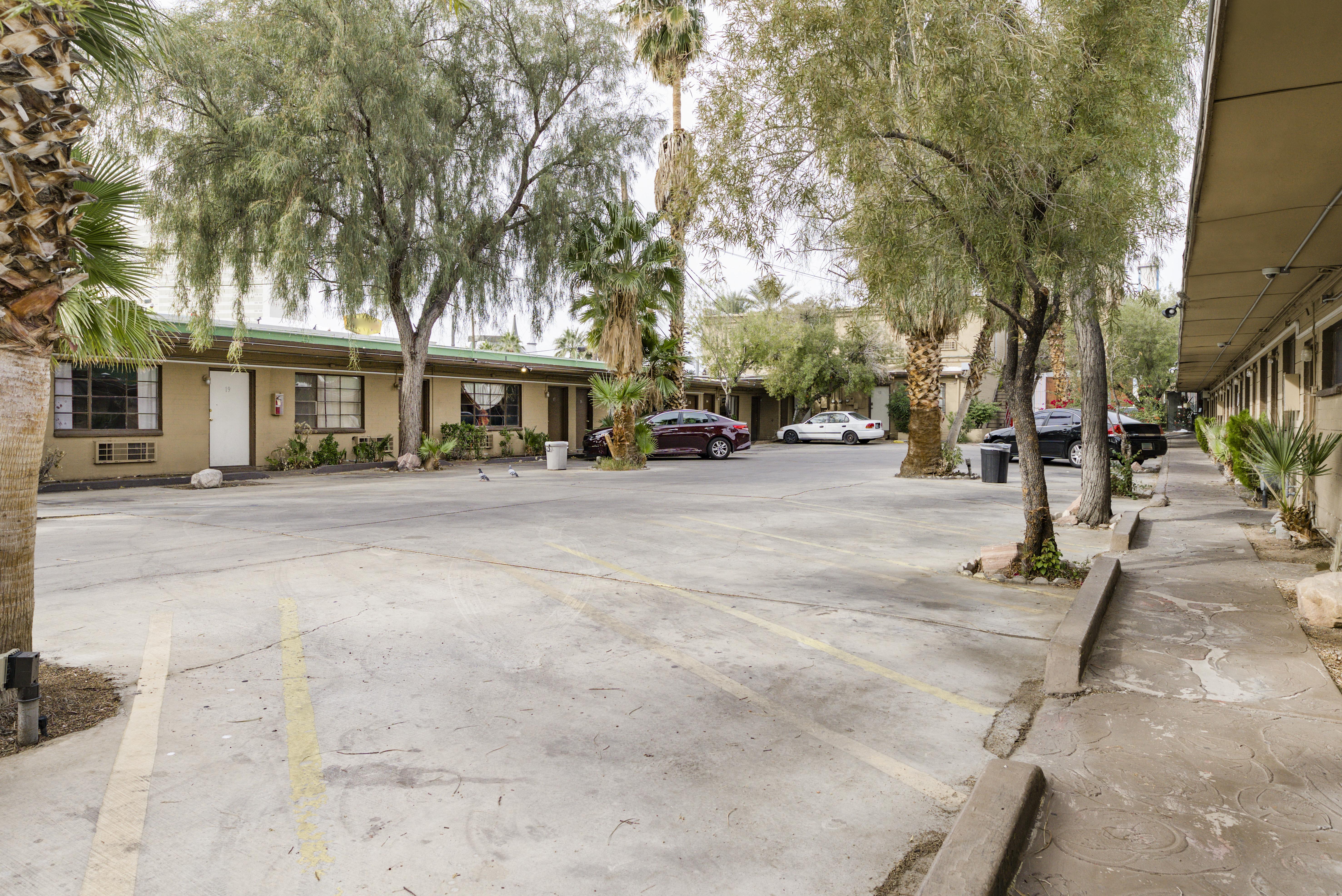 Oyo Oasis Vegas I-15 Hotel 2*