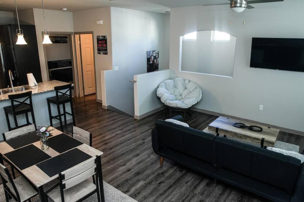 Apartamento Beautiful Townhome With Garage In Vegas