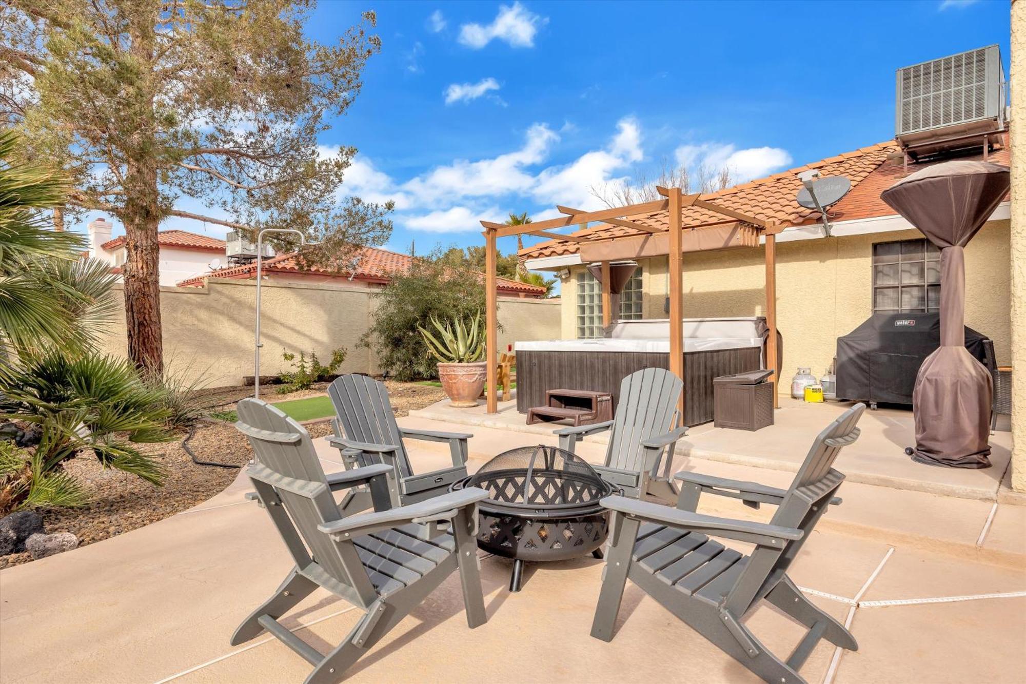 Villa Ranch Style With Pool And *