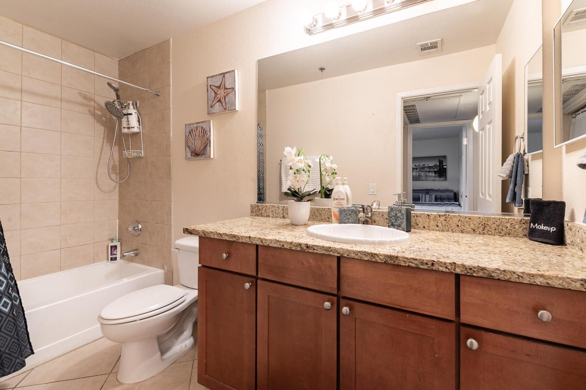 Rio-adjacent 2br Pool, Gym, Free Parking