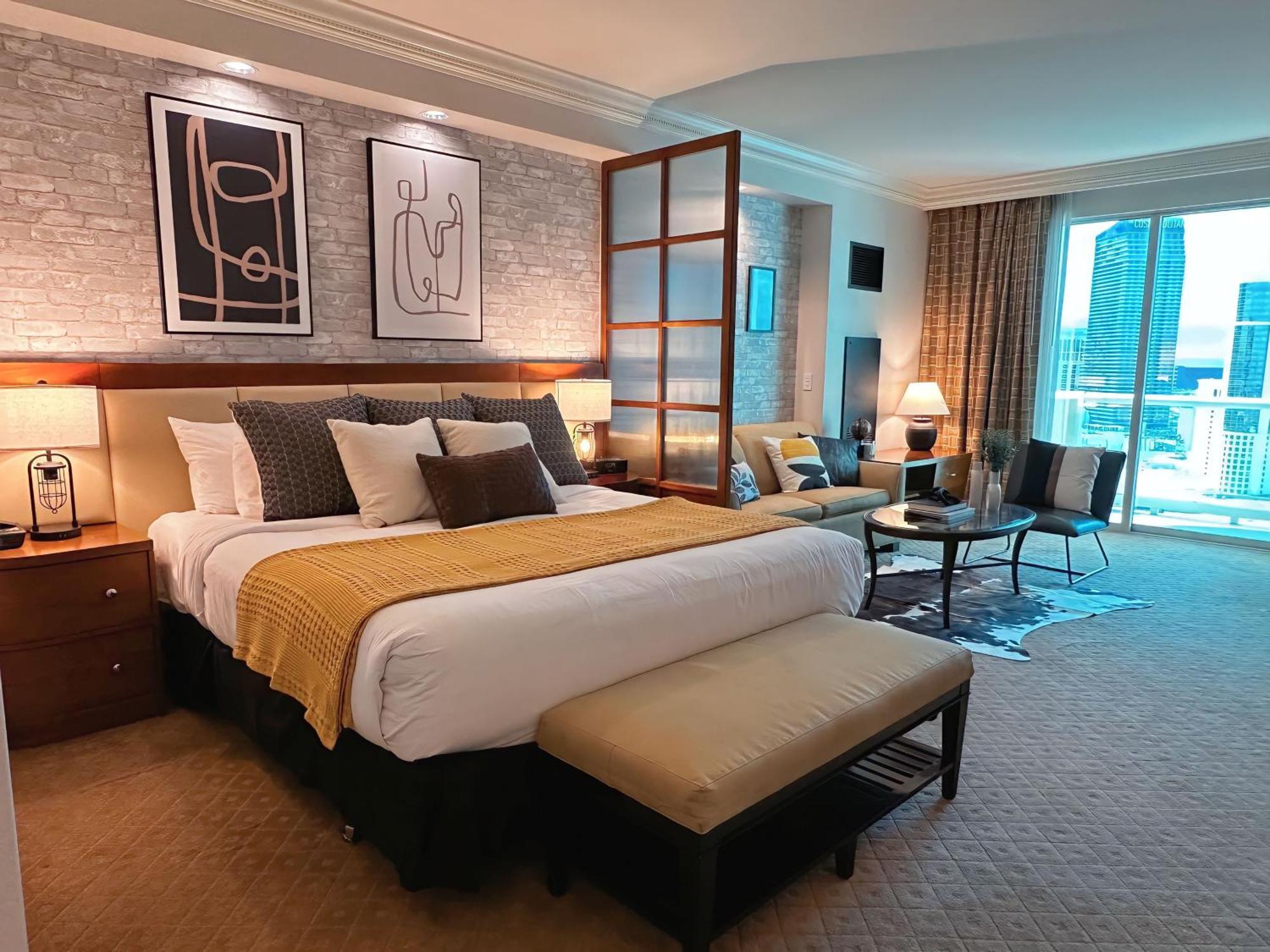 Premium Mgm Signature High Flr Balcony Strip View Apartahotel