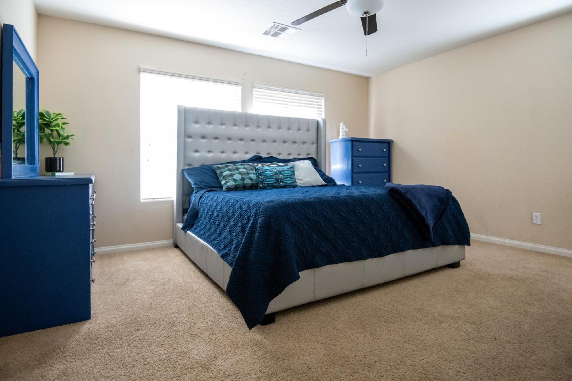 Сasa de vacaciones Large 3br King Moments Away From Strip *