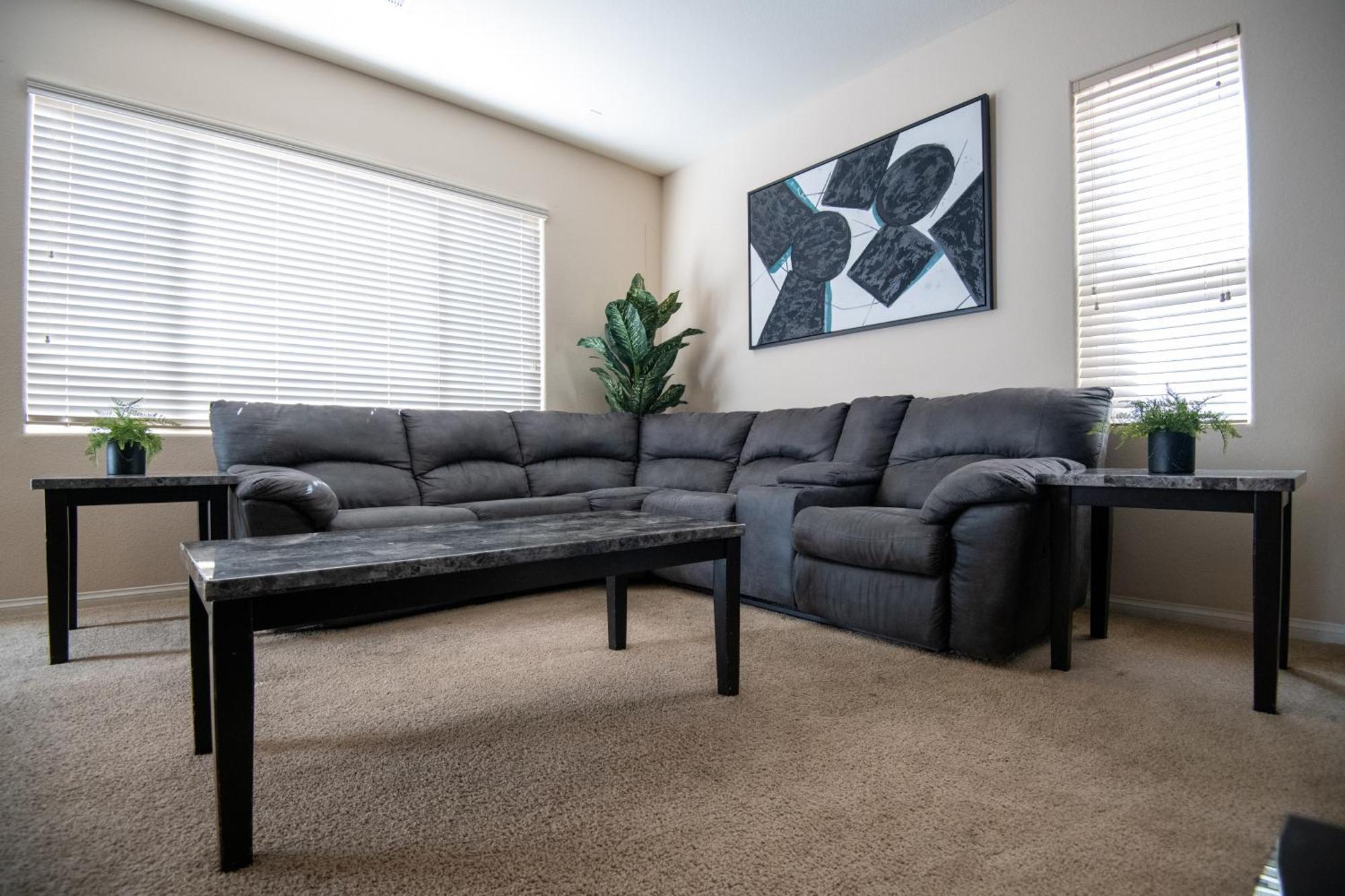 Large 3br King Moments Away From Strip Las Vegas