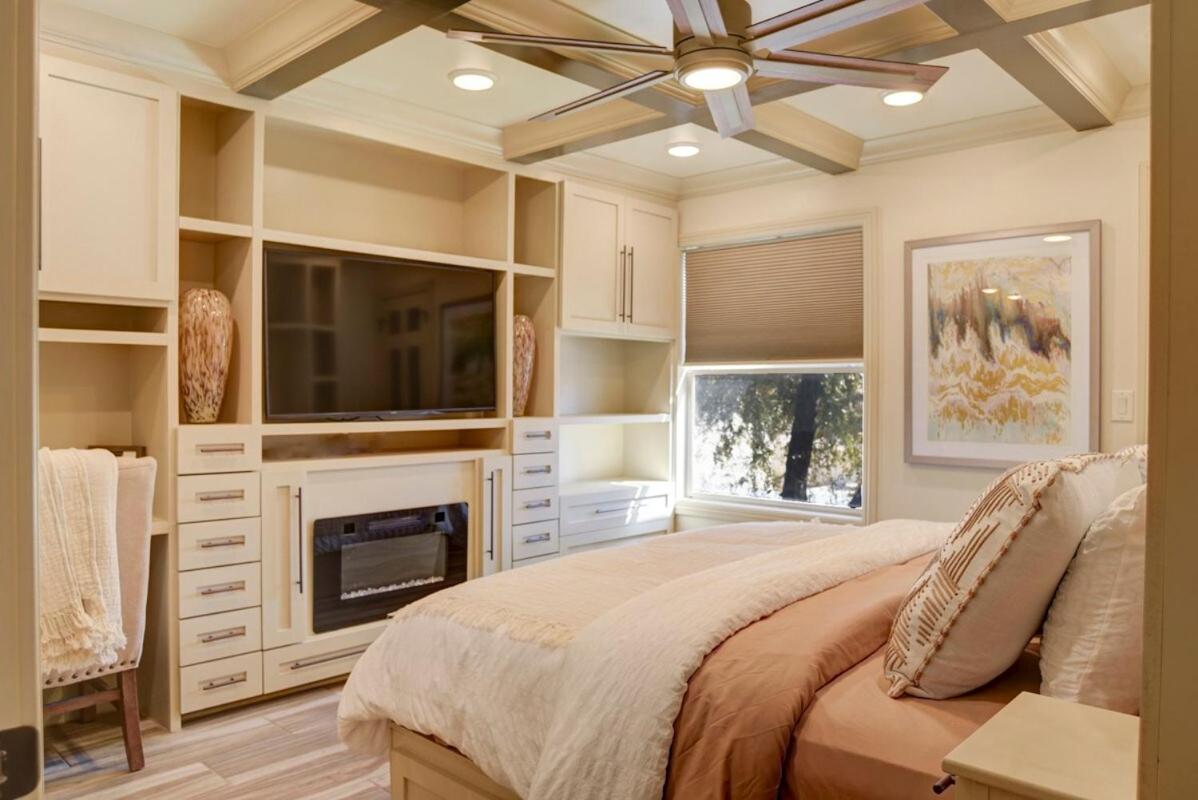 Luxury In Gated Silverado Ranch Community