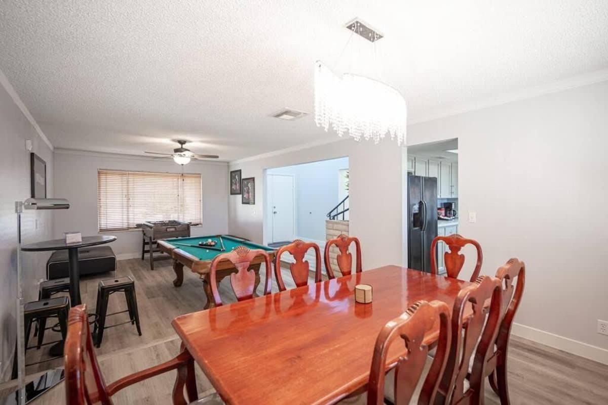 Vibrant Vegas Getaway W Pool Close To The Strip Сasa de vacaciones *