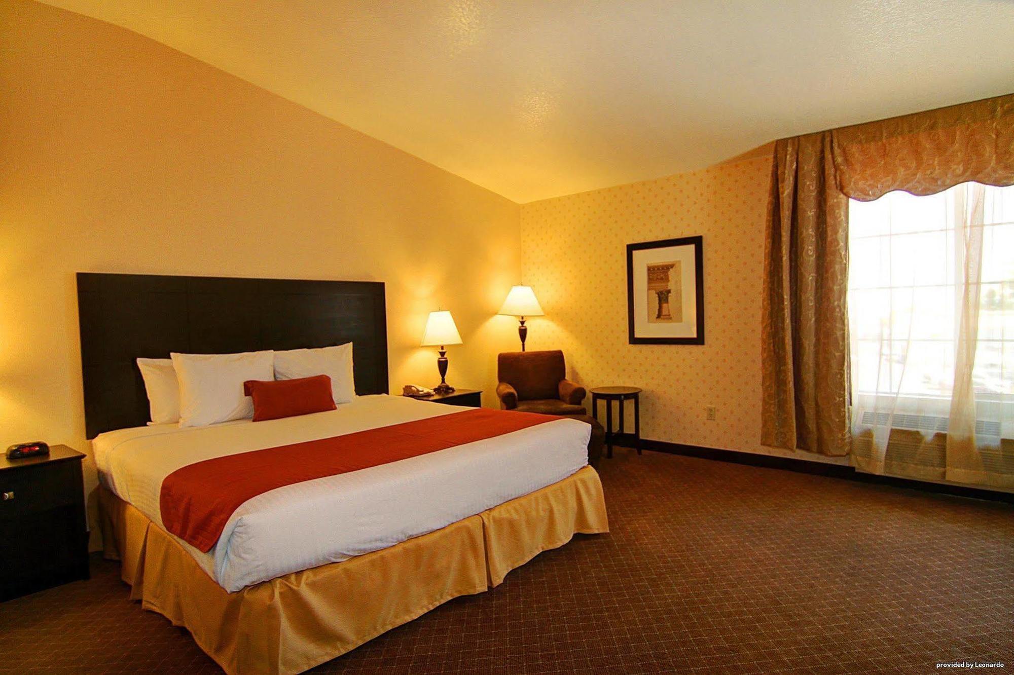 Western Vegas West Hotel 3*