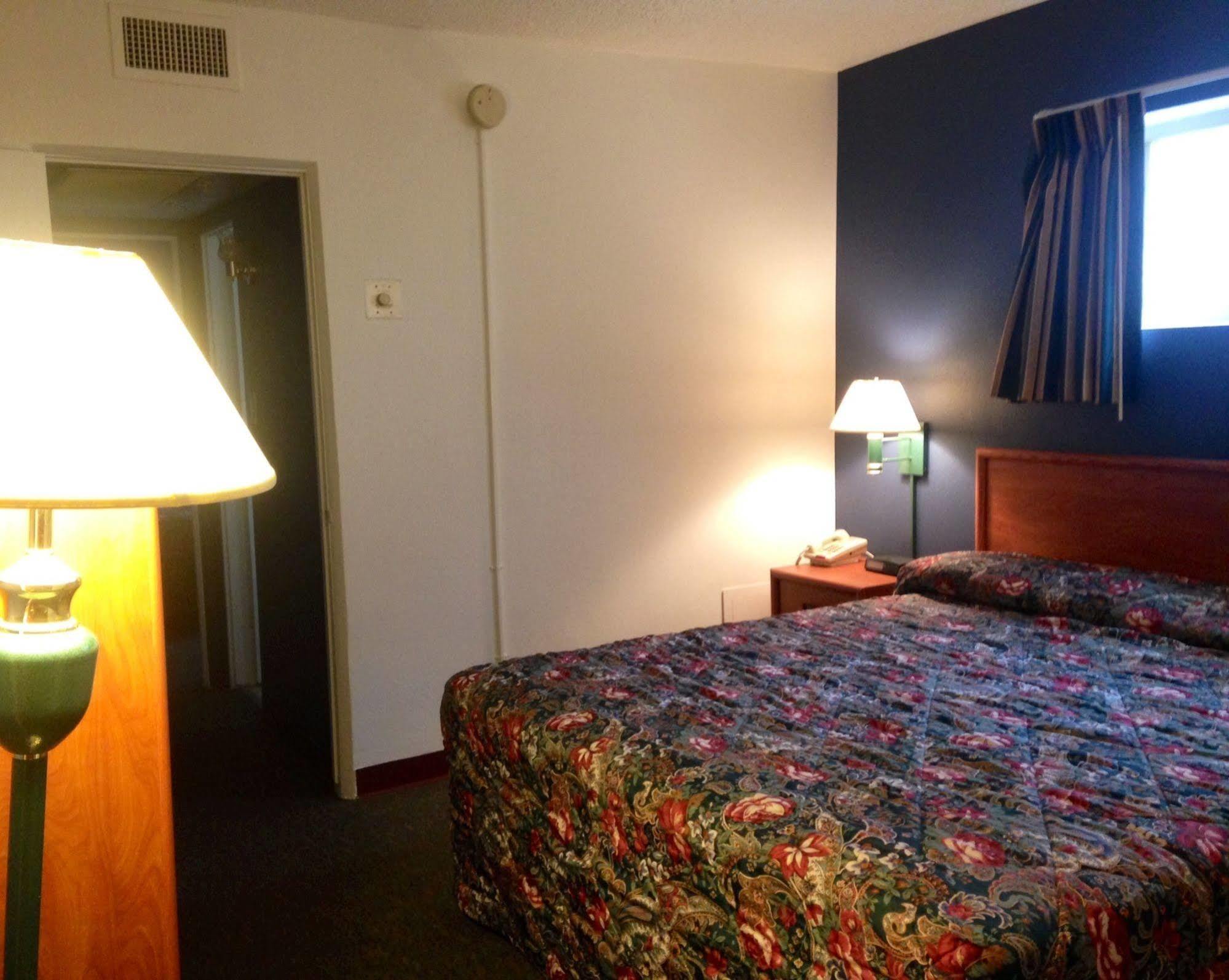 Center Motel