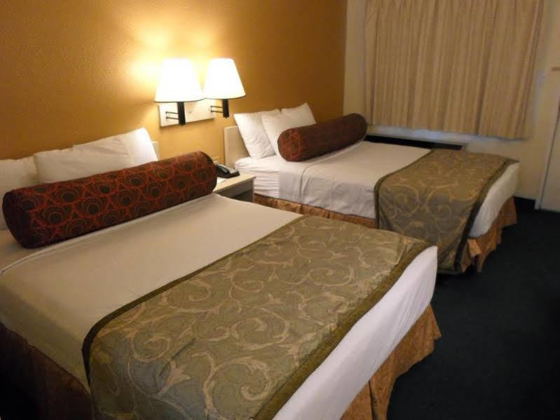 Howard Johnson By Wyndham Vegas Near The Strip 2* Las Vegas