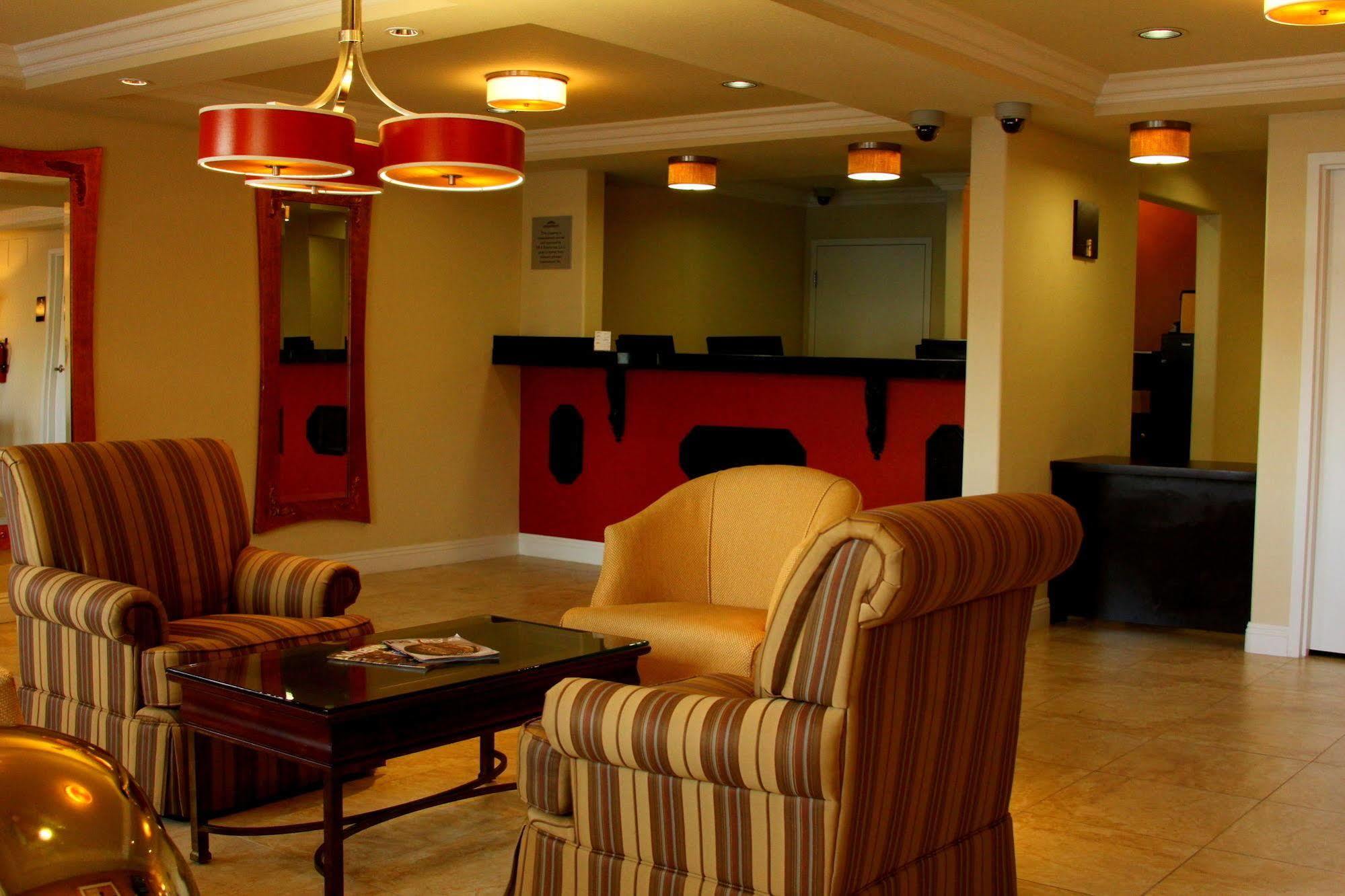Howard Johnson By Wyndham Vegas Near The Strip Motel Las Vegas