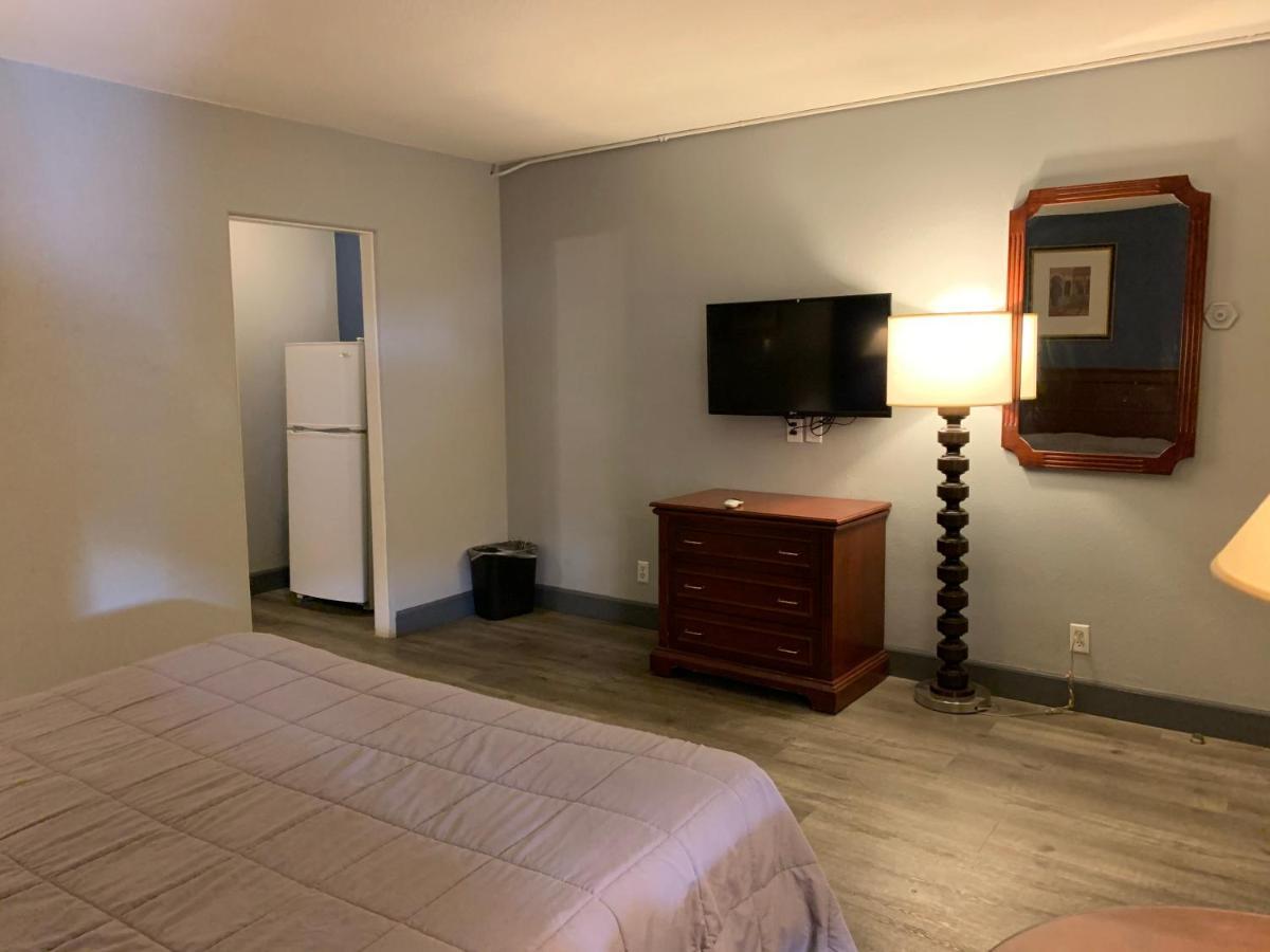 Center Motel 2*