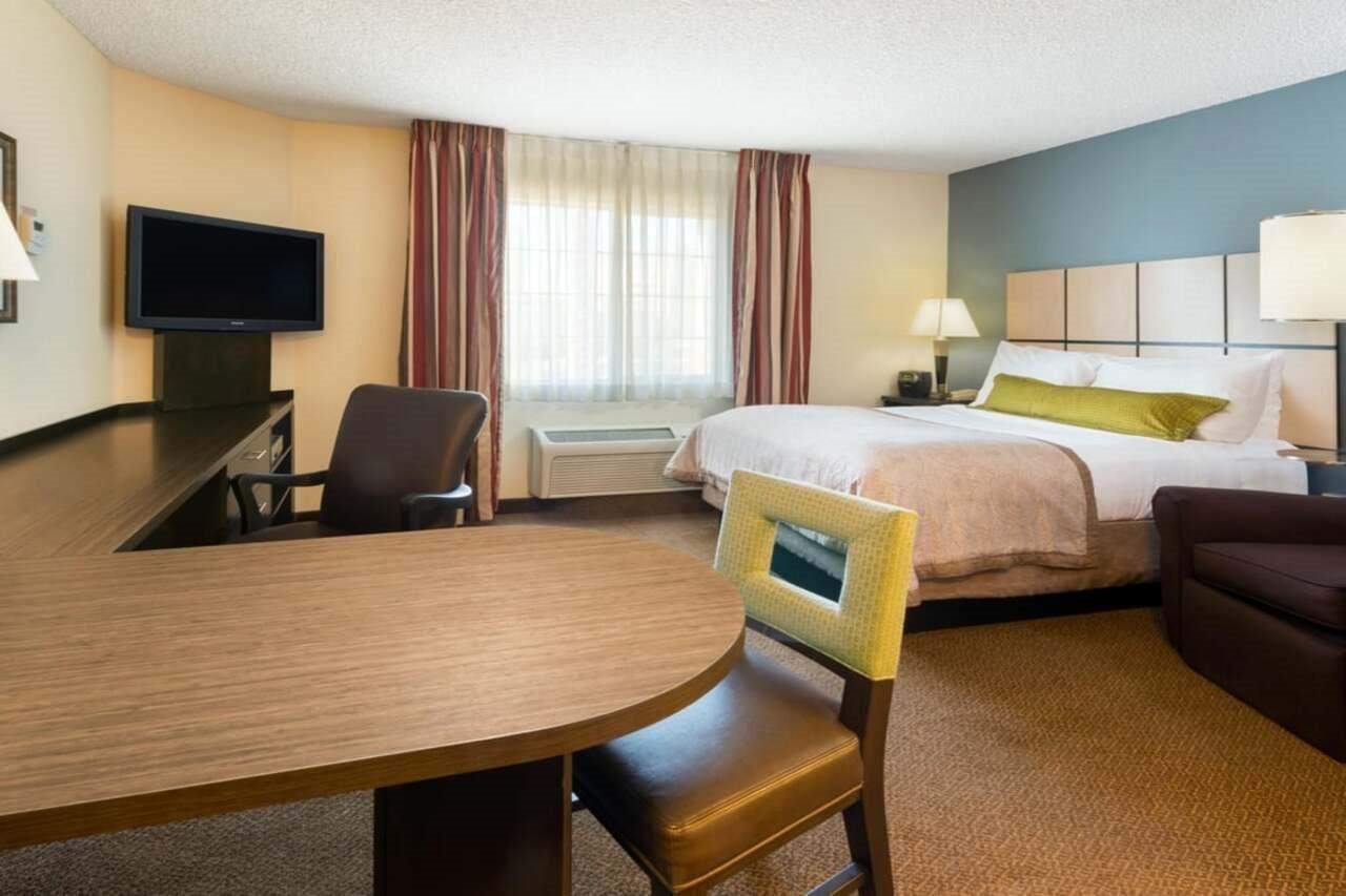 Candlewood - Vegas - E Tropicana