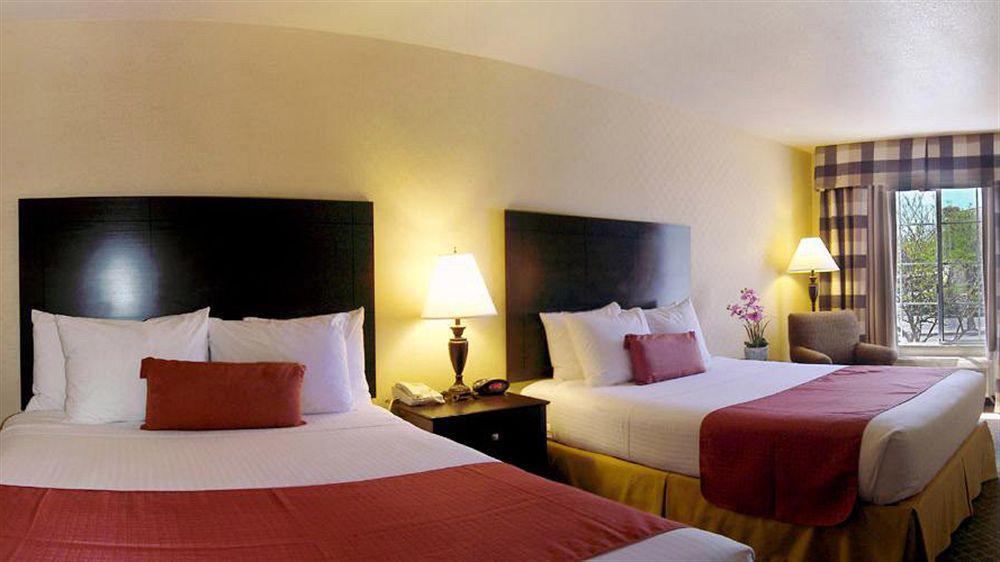 Western Vegas West 3*