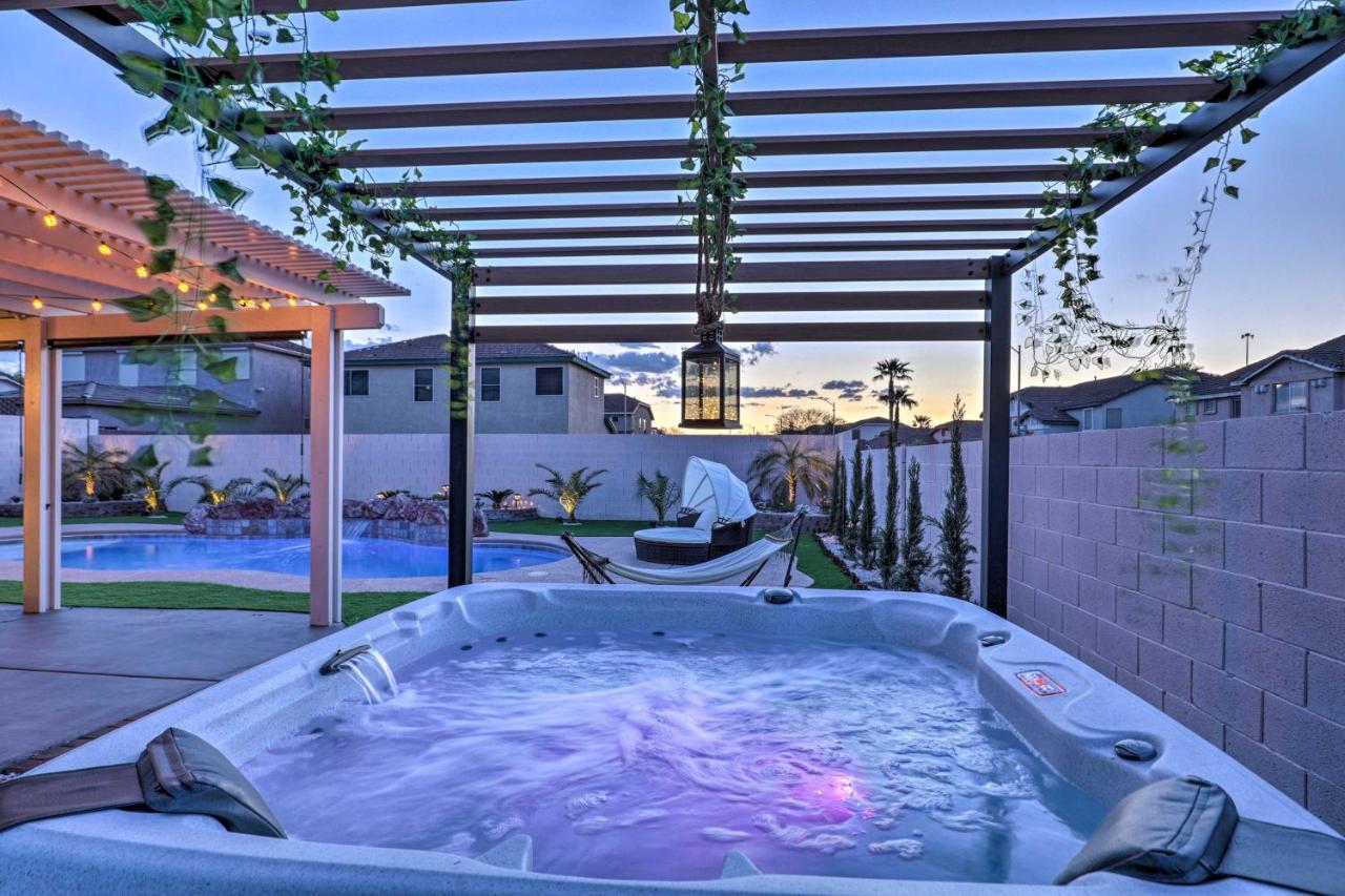 Luxurious Vegas Digs Hot Tub, Bbq, Cabana And More! Сasa de vacaciones *